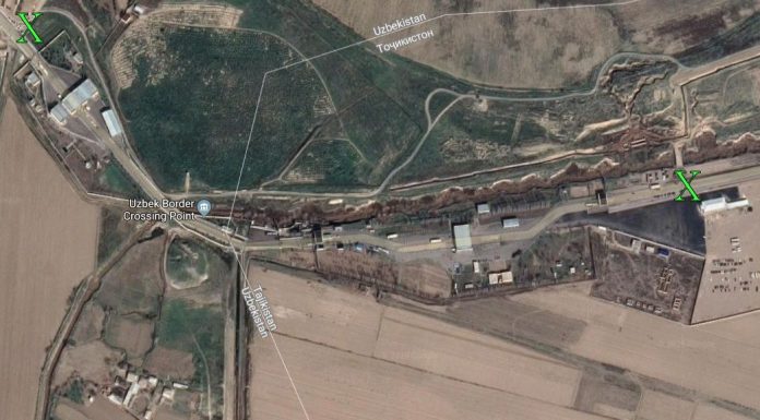 Crossing the Uzbekistan / Tajikistan border by foot